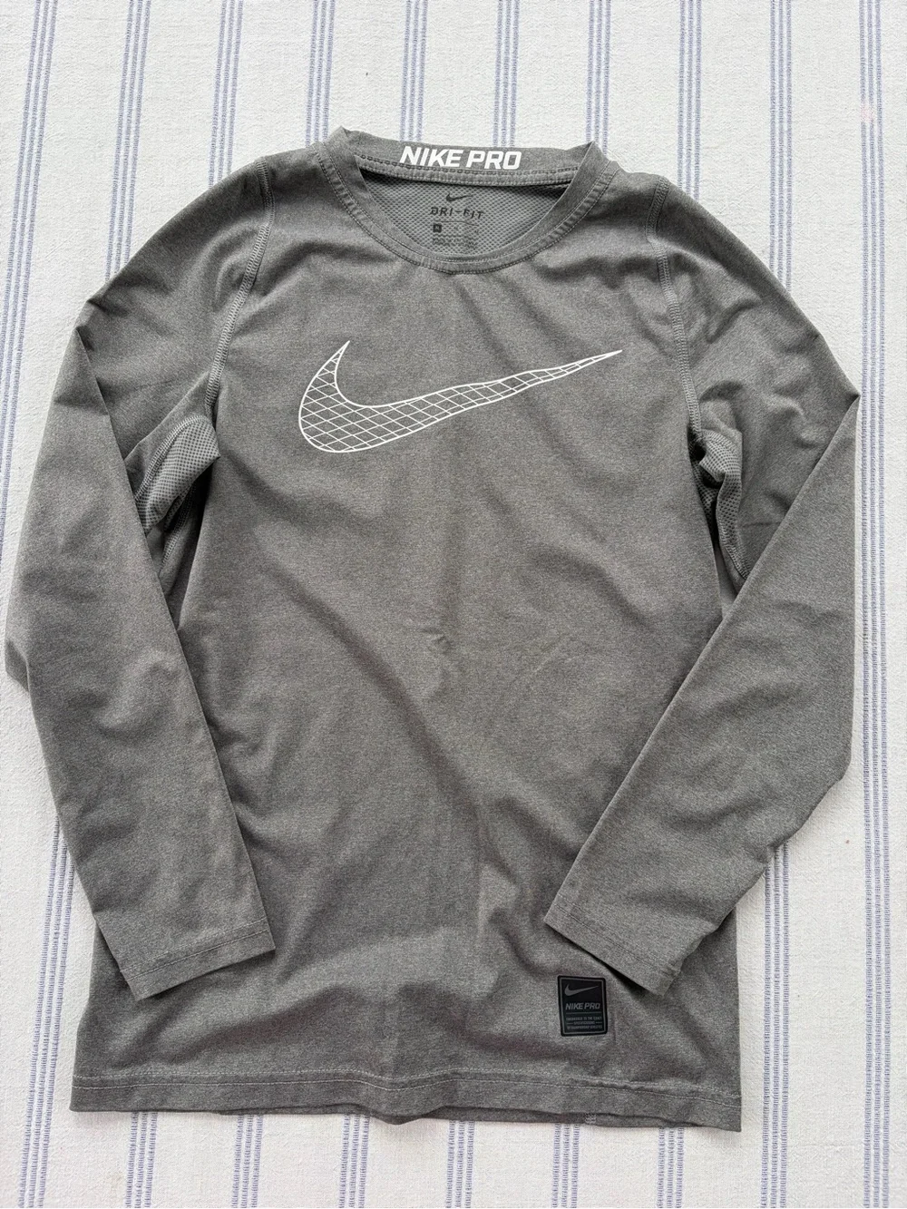 13 pc lot of med NIKE boys